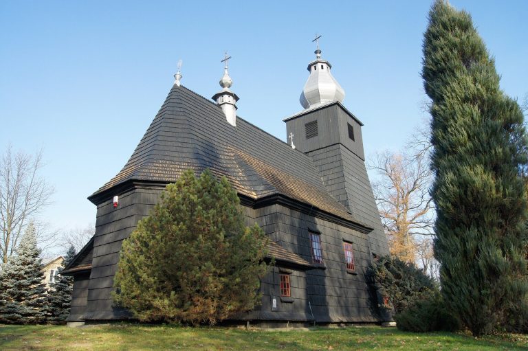 Church of the Assumption in Średnia Wieś: A Sixteenth-Century Wooden Church