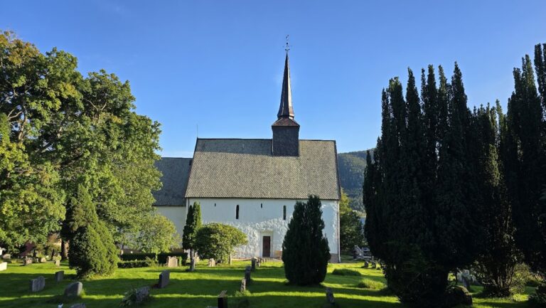 Tingvoll Church: A Romanesque Parish Church in Norway