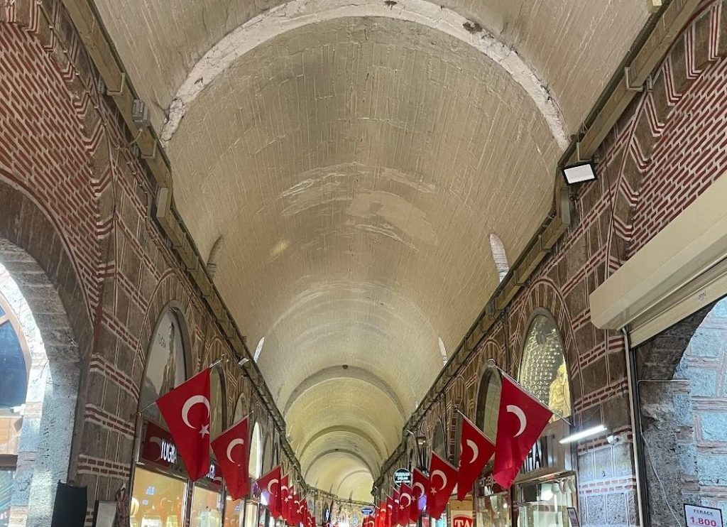 İpek Han: An Ottoman Silk Merchants’ Han in Bursa 3 İpek Han