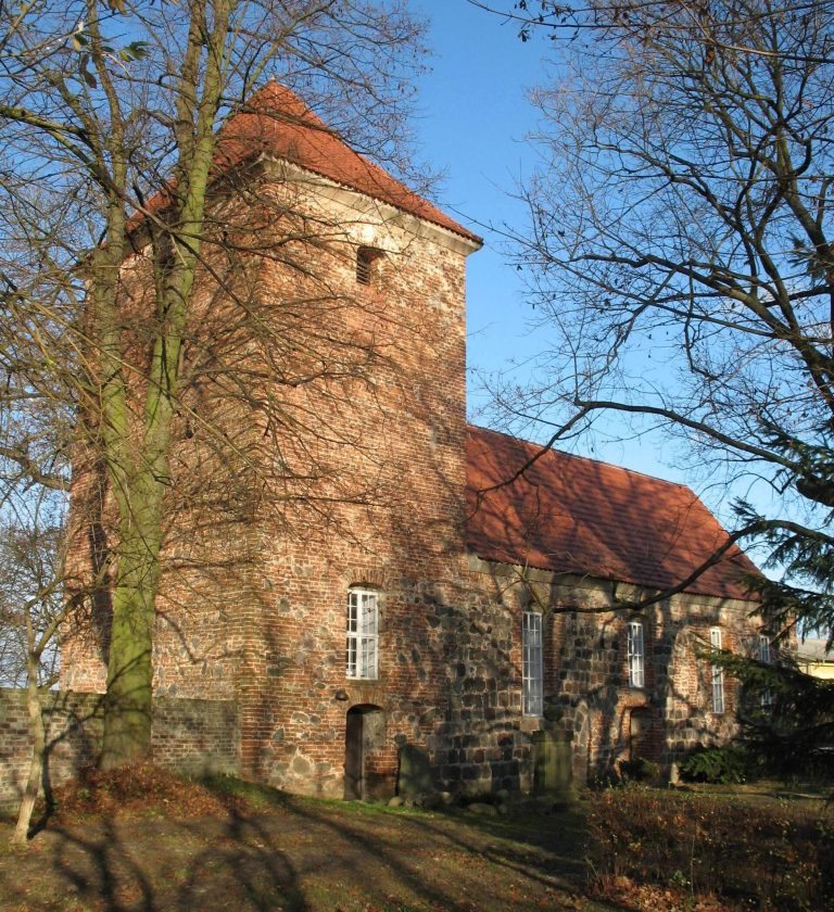 Village church Kleinbeeren: An Evangelical Medieval Village Church in Germany
