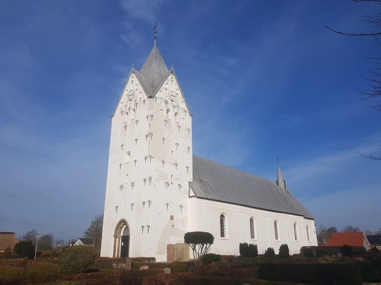 Brøns Church: A Romanesque Lutheran Village Church in Denmark