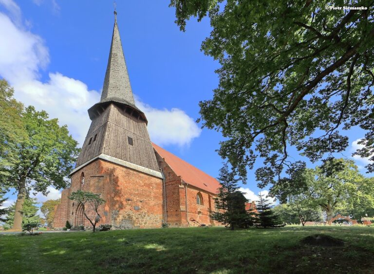 Church of the Holy Heart of Jesus in Cerkwica: A Gothic Parish Church in Poland