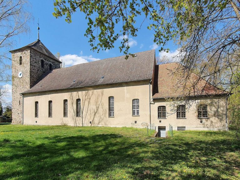 Alt Rüdersdorf Church: A Late Romanesque Fieldstone Church in Germany