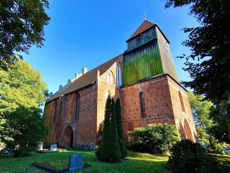Reinberg Village Church: A Brick Gothic Church in Germany