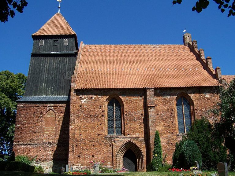Reinberg Village Church: A Brick Gothic Church in Germany