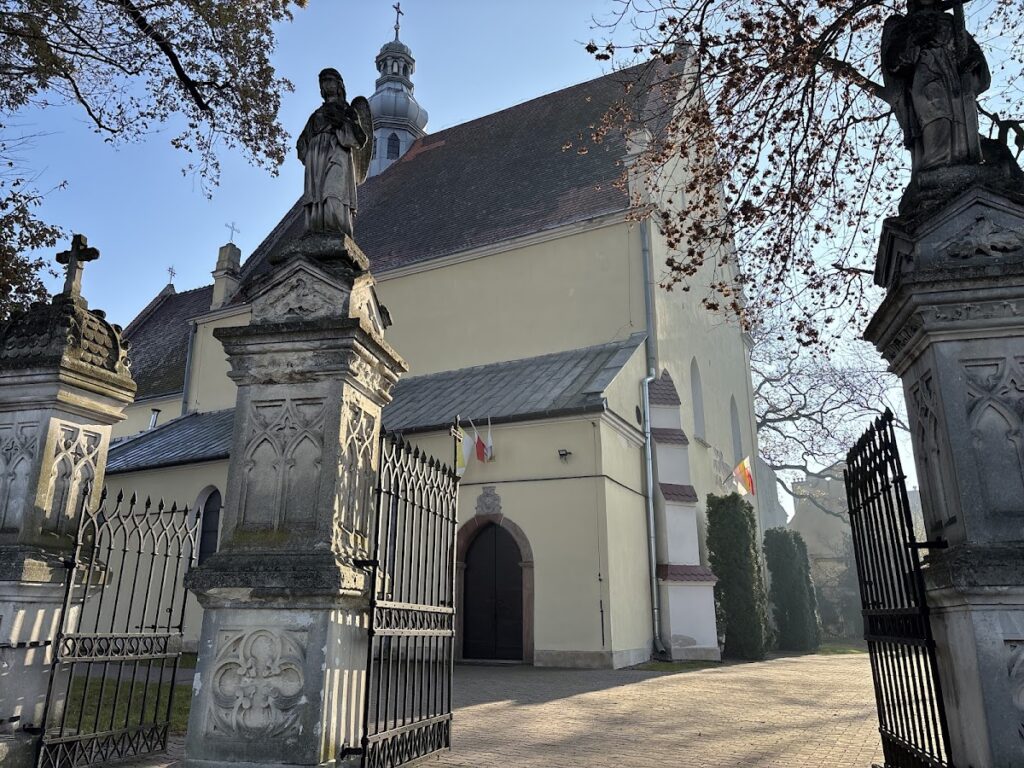 Saints Sigismund and Mary Magdalene Church in Wawrzeńczyce: A Roman Catholic Parish Church 2 Saints Sigismund and Mary Magdalene church in Wawrzeńczyce