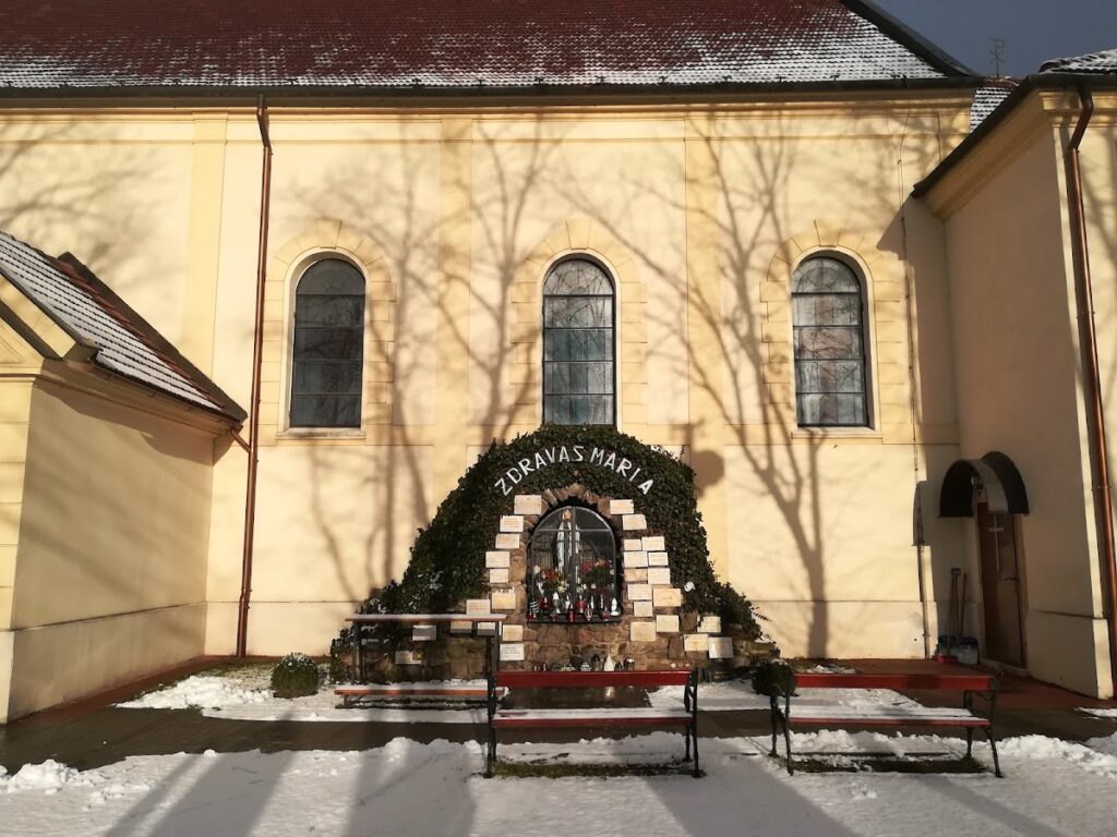 Church of Our Lady of the Seven Sorrows in Vajnory 2 Church of Virgin Mary of Sorrows (Vajnory)