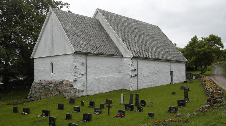 Dolm Church: A Romanesque Parish Church in Norway