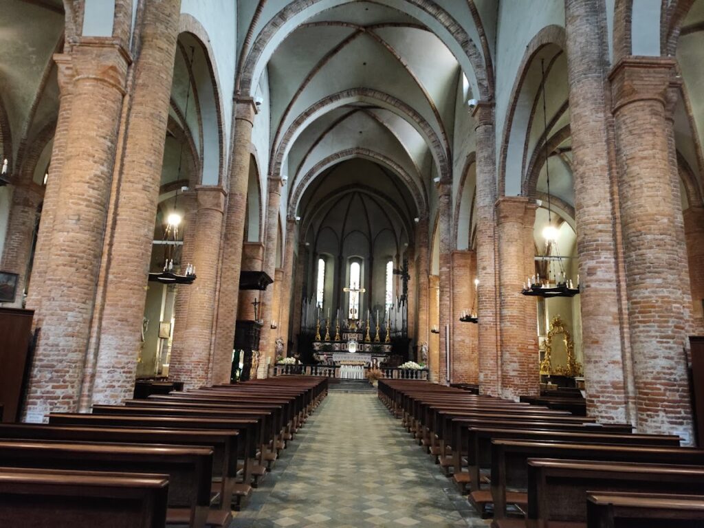 Santi Pietro e Paolo: A Late Gothic Collegiate Church in Carmagnola 2 Santi Pietro e Paolo