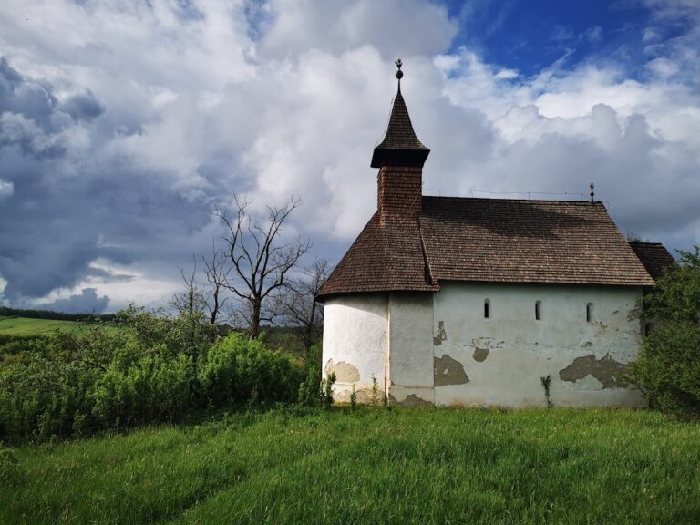Reformed Church in Rakacaszend: A Medieval Double Church in Hungary