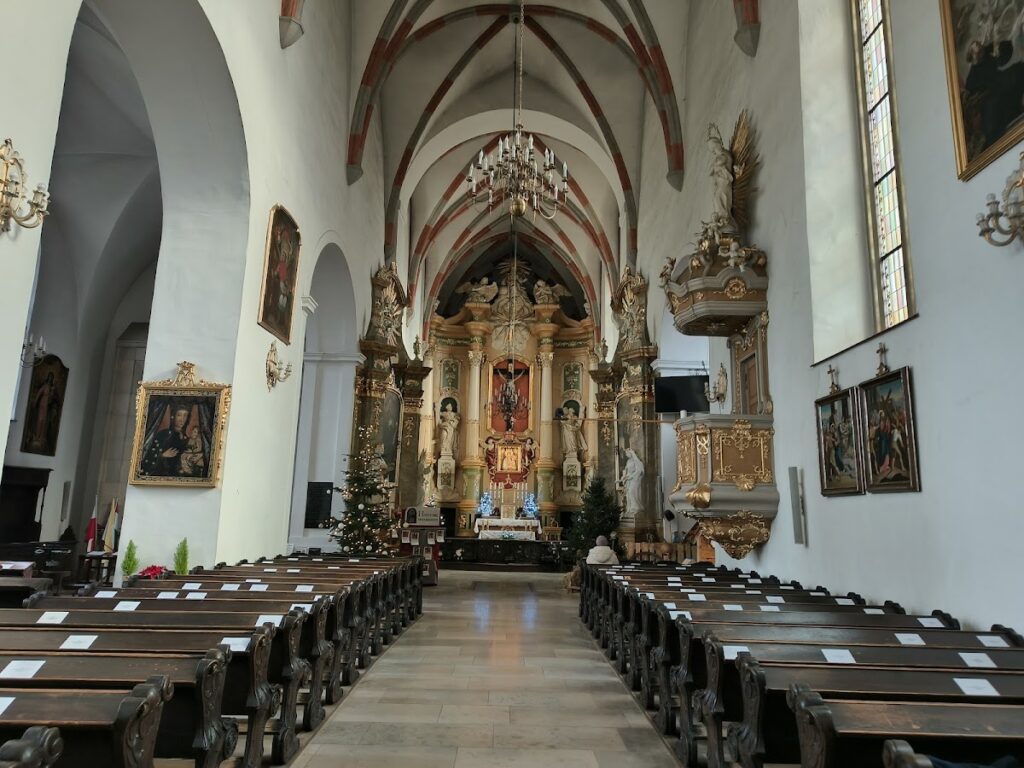 Franciscan Church and Monastery in Gniezno: A Gothic Franciscan Sanctuary in Poland 1 Franciscan church and monastery in Gniezno