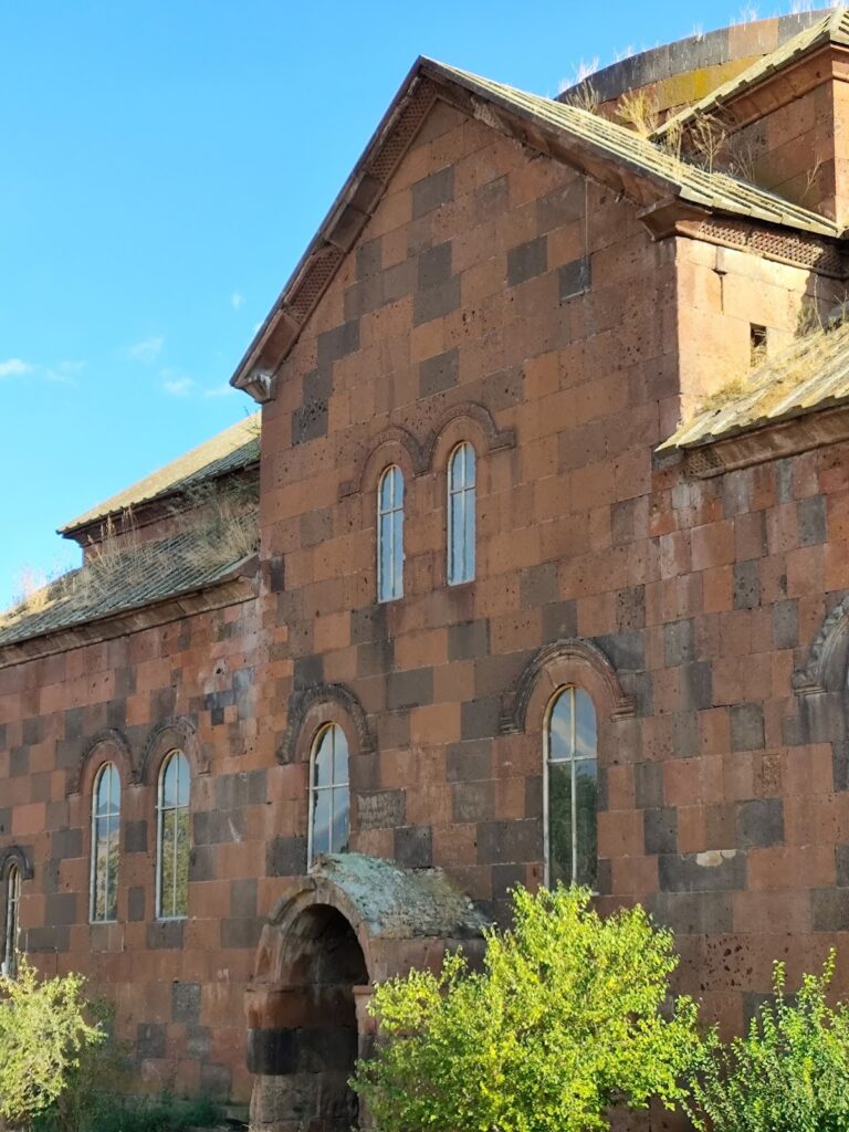 Aruchavank: A Seventh-Century Armenian Apostolic Church in Armenia 2 Aruchavank