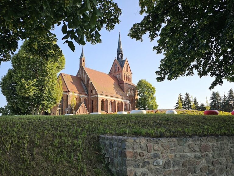 Our Lady of Sorrows Church in Chociwel: A Gothic Parish Church