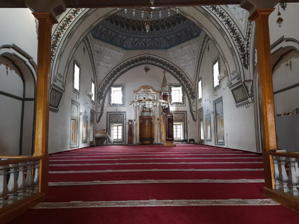 Isa Bey Mosque: An Early Ottoman Religious Complex in Skopje 1 Isa Bey Mosque
