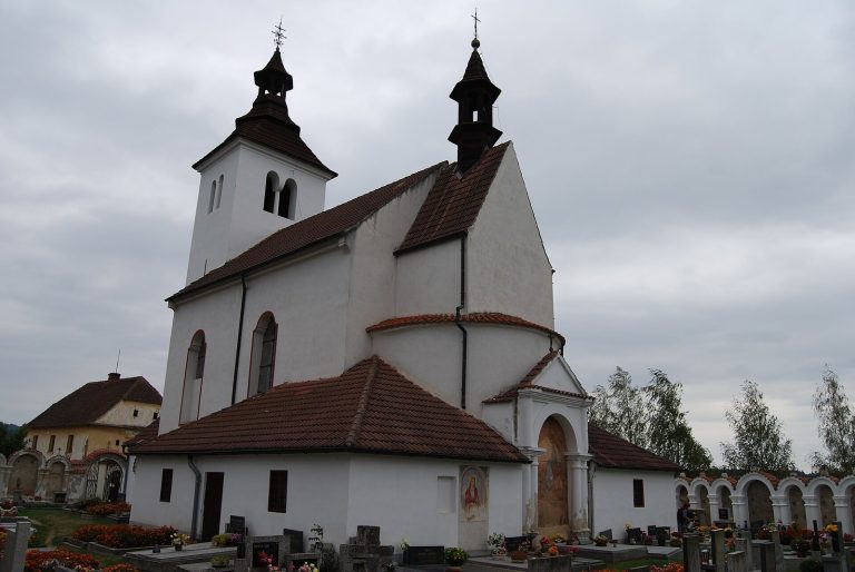 Church of Saints Peter and Paul: Romanesque Parish Church in Albrechtice nad Vltavou