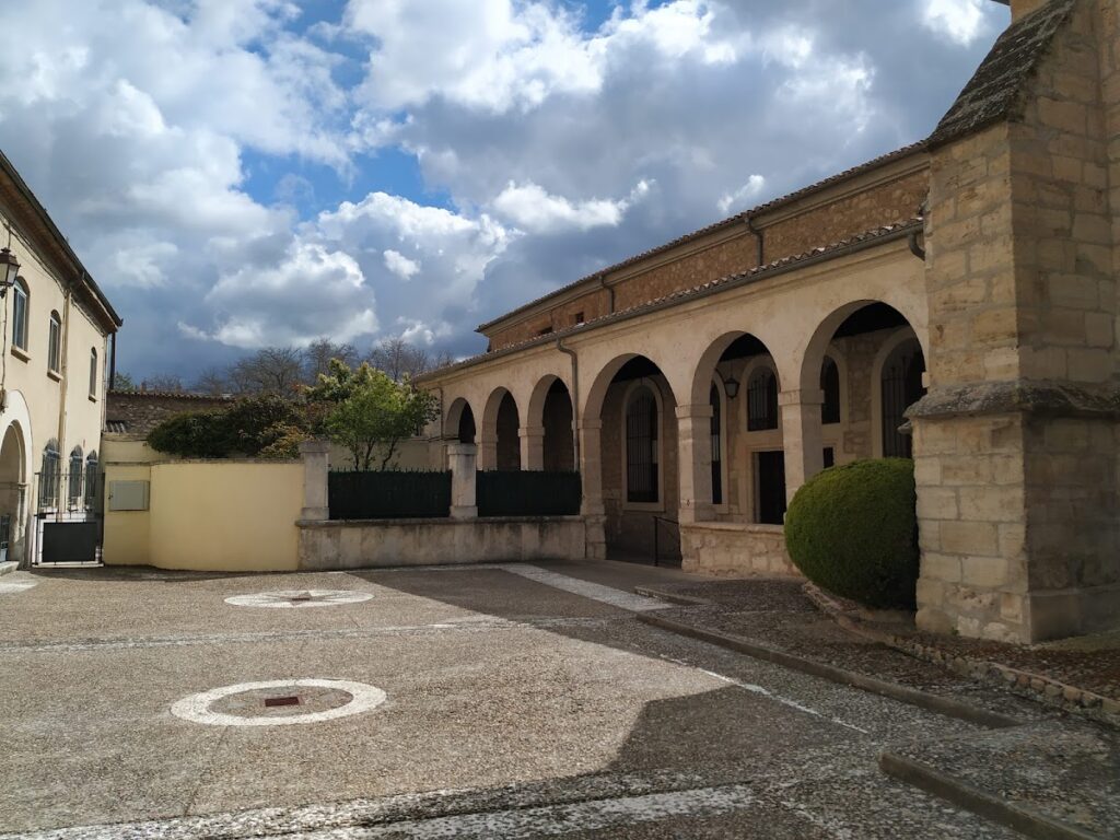 Convent of Saint Clare: A Thirteenth-Century Gothic Convent in Burgos 2 Convent of Saint Clare