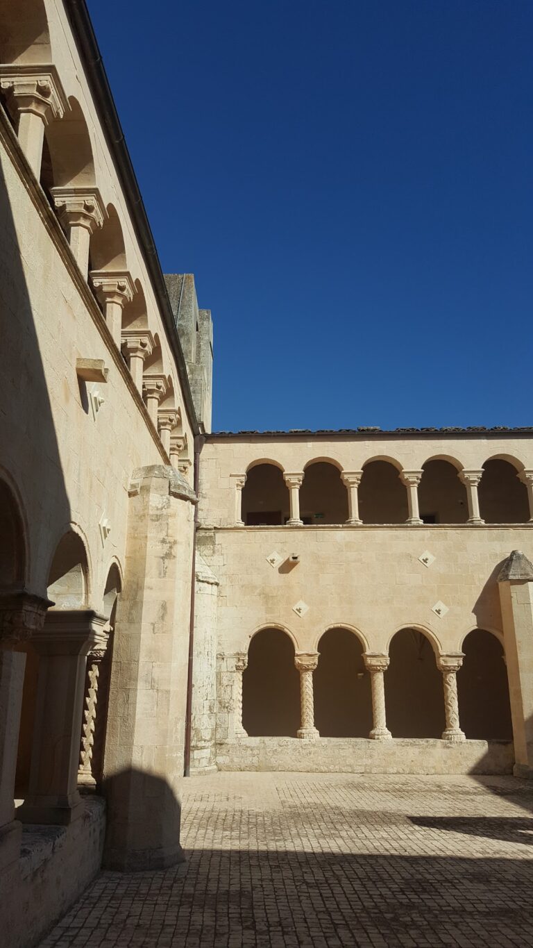 Chiesa di Santa Maria del Gesù: A Late-Gothic Franciscan Church in Modica