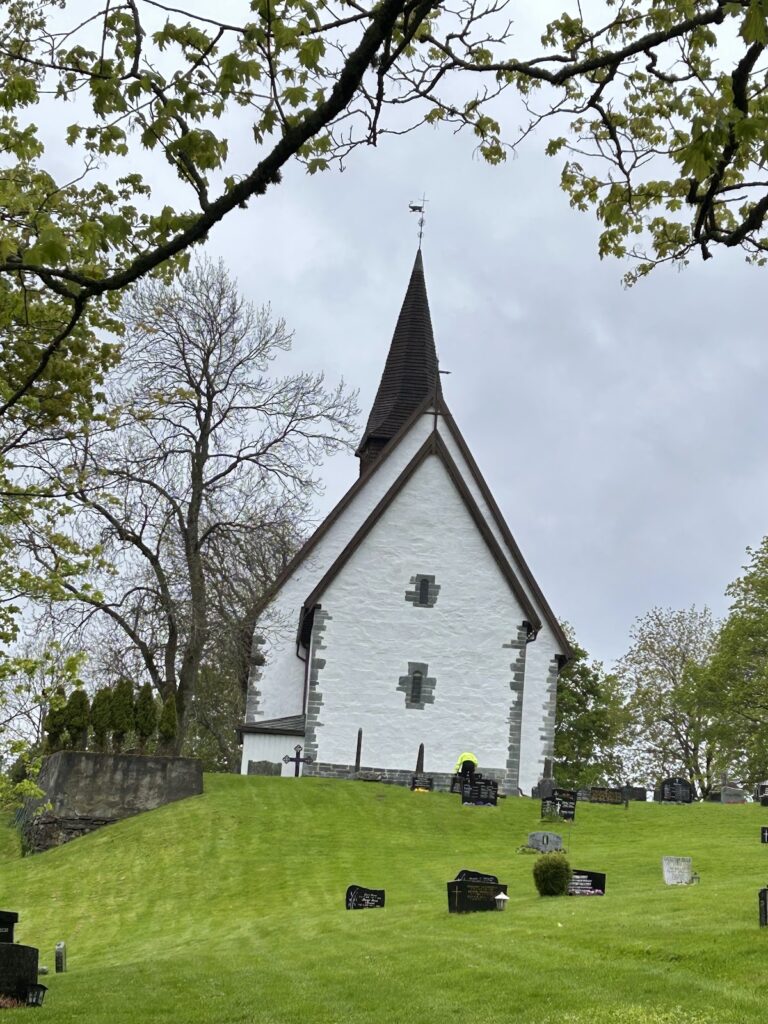 Byneset Church: A Medieval Romanesque Parish Church in Norway