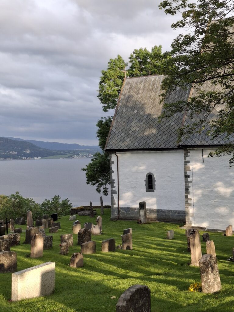 Byneset Church: A Medieval Romanesque Parish Church in Norway 2 Byneset Church