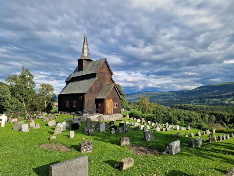 Høre stave church: A Medieval Timber Parish Church in Norway