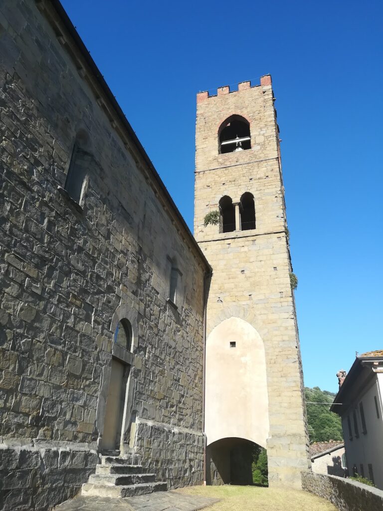 Santi Jacopo e Martino: The Archpriestly Parish Church of Uzzano Castello 2 Santi Jacopo e Martino
