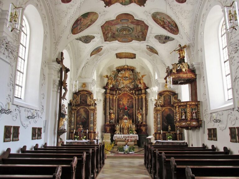 Heiligen-Geist-Kirche: A Late Baroque Parish Church in Essing, Germany