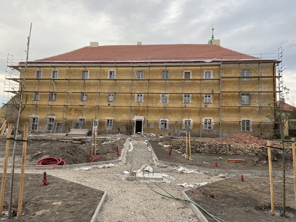 Augustinian Monastery at Pšovka in Mělník: A Former Calced Augustinian Complex 2 Augustinian monastery