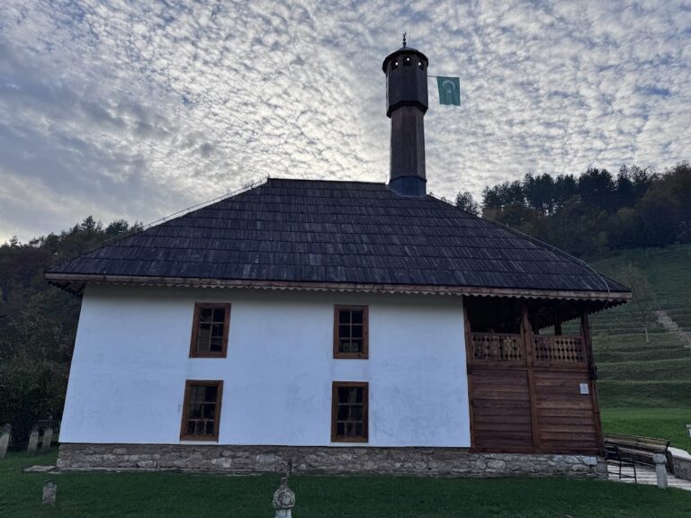 Mosque of Sultan Mehmed II Fatih in Kraljeva Sutjeska: An Ottoman Frontier Mosque