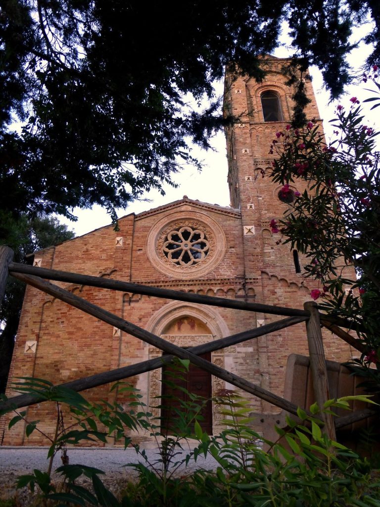 Santa Maria Maggiore: A Romanesque Church in Pianella, Italy