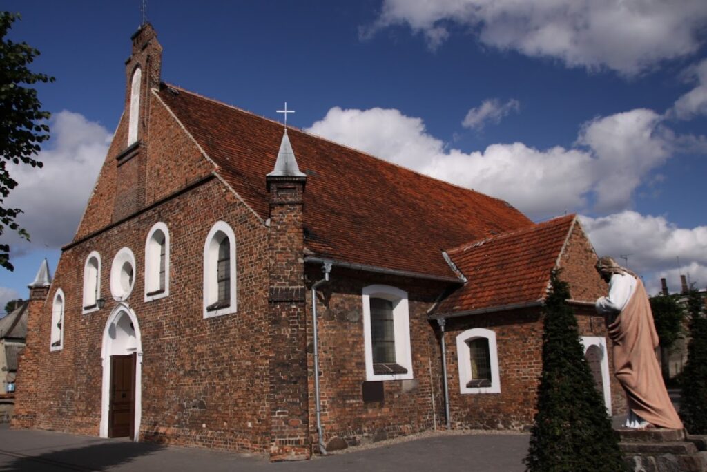 Church of St Catherine in Wronki: A Roman Catholic Parish Church 2 Kościół św. Katarzyny we Wronkach