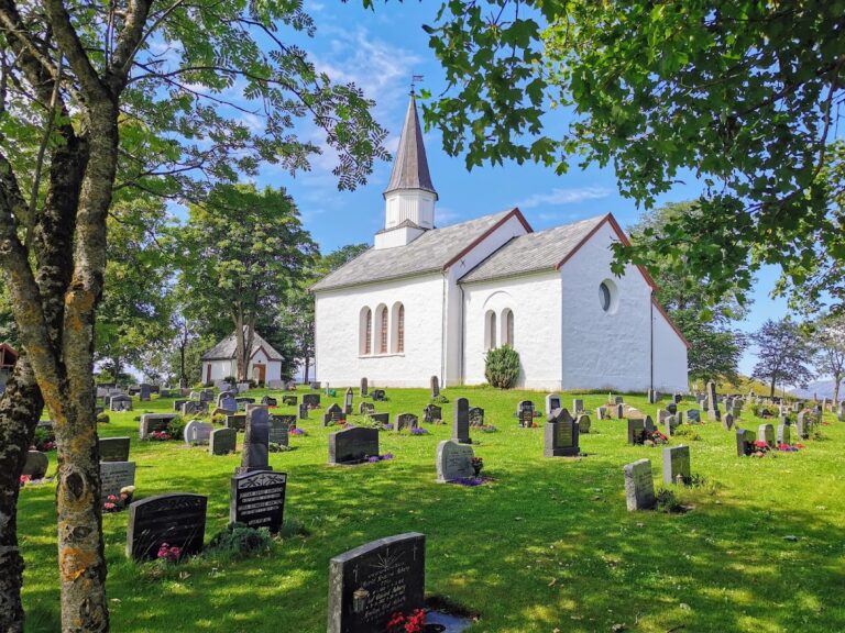 Ørland Church: A Romanesque Parish Church in Norway