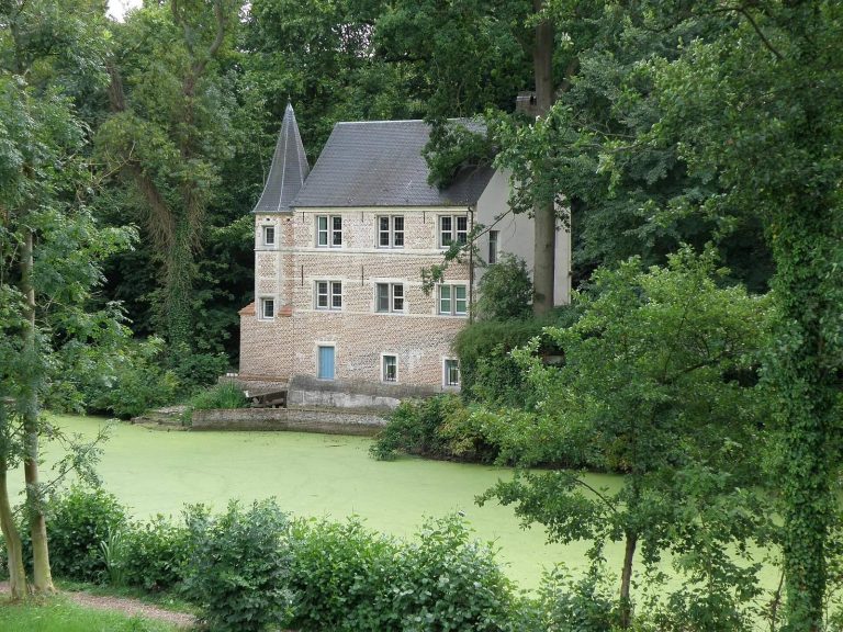 Roosendael Abbey: A Cistercian Nunnery in Belgium