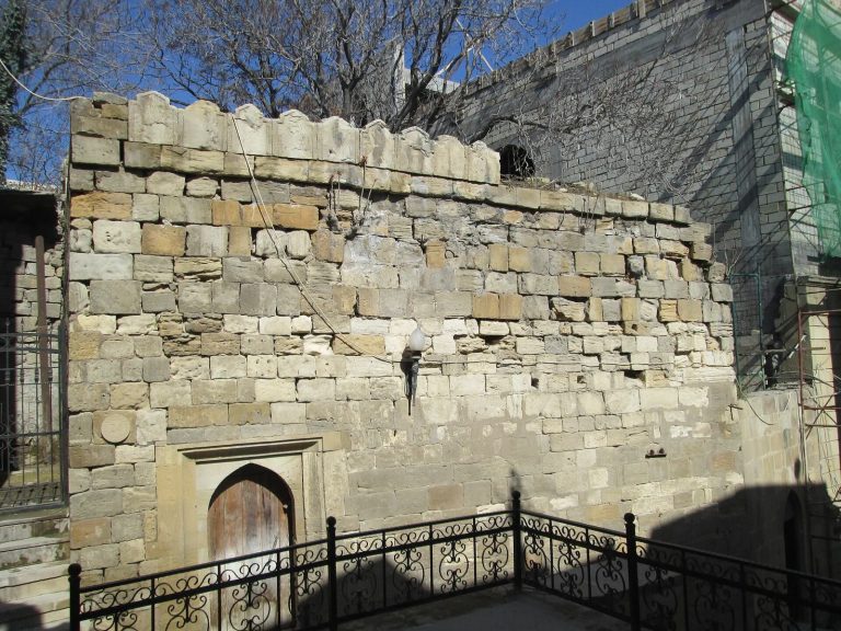 Khidir Mosque: A Shirvanshah-Era Mosque in Baku