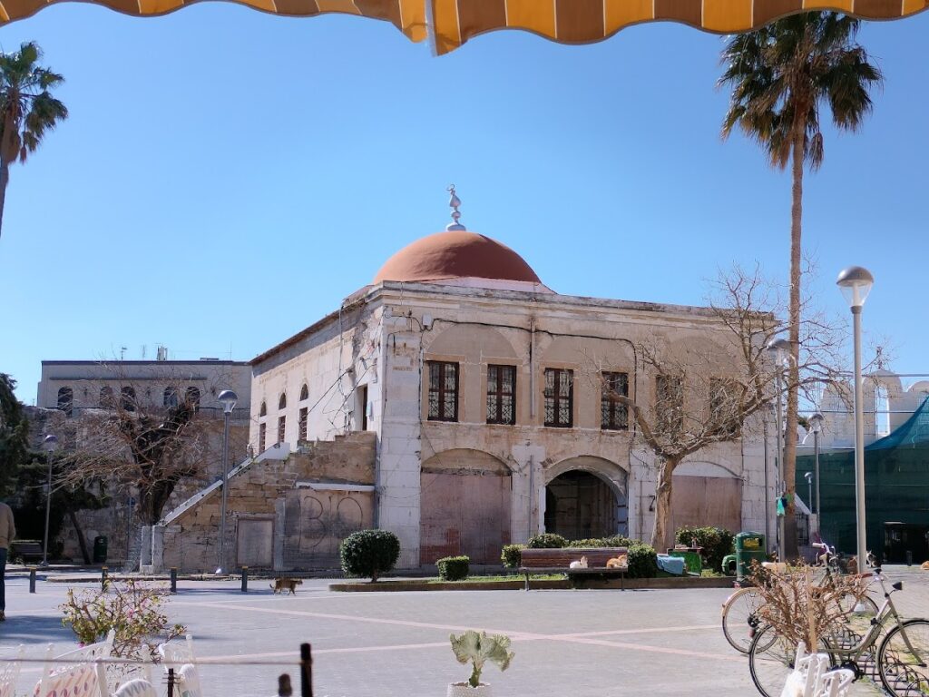 Defterdar Kos Mosque: An Ottoman Place of Worship in Greece 1 Defterdar Kos Mosque
