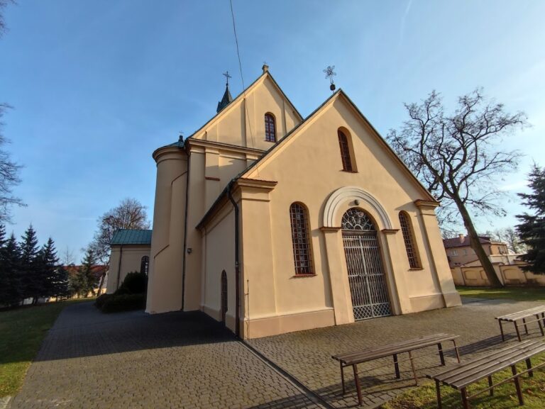Saints Peter and Paul Church in Kamionka: A Roman Catholic Parish Church