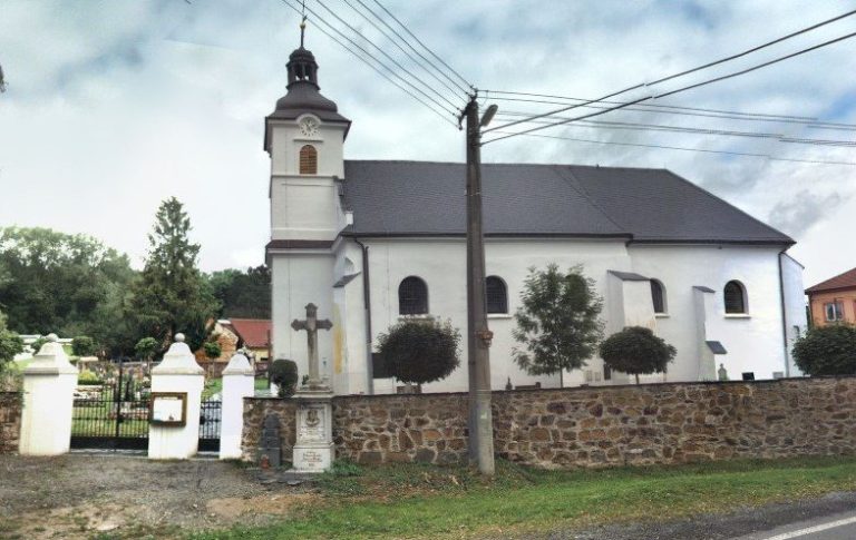 Kostel svatého Martina: A Medieval Parish Church in Bohušov, Czechia