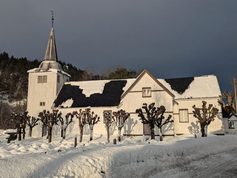 Søndeled Church: A Medieval Parish Church in Norway