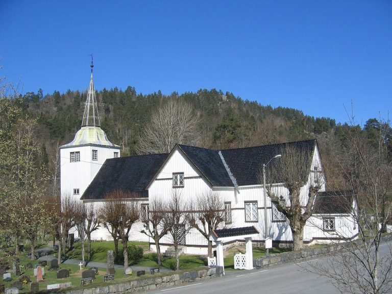 Søndeled Church: A Medieval Parish Church in Norway