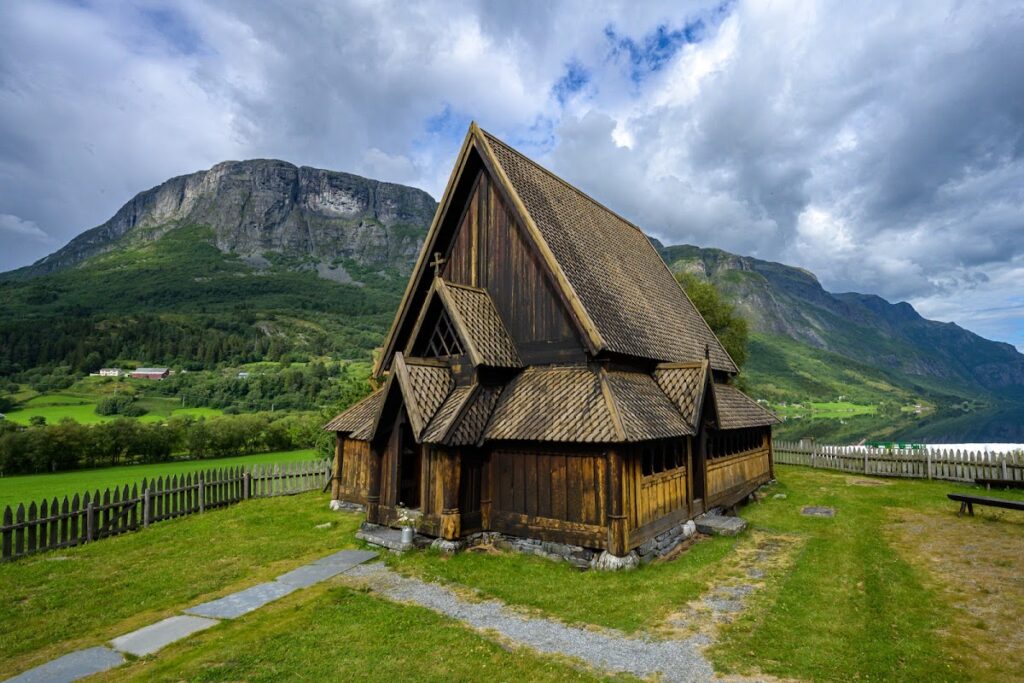 Øye Stave Church: A Reconstructed Medieval Parish Church in Norway 1 Øye stave church