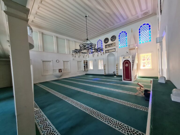 Vanî Mehmed Efendi Mosque: A Seventeenth-Century Ottoman Waterfront Mosque
