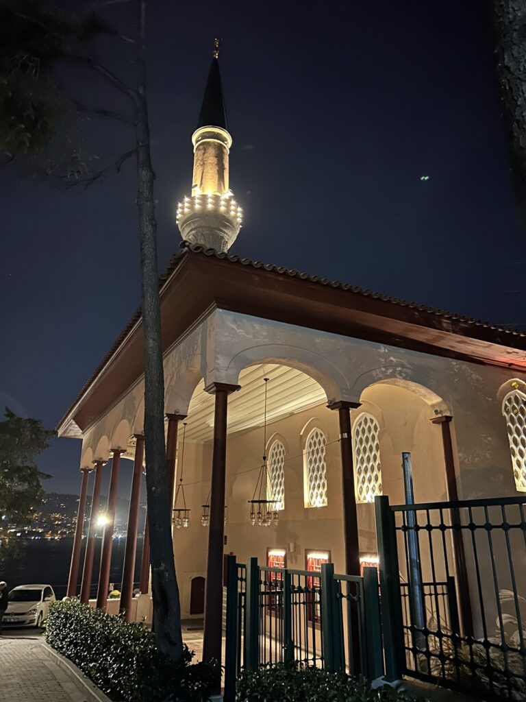 Vanî Mehmed Efendi Mosque: A Seventeenth-Century Ottoman Waterfront Mosque 3 Vanî Mehmed Efendi Mosque