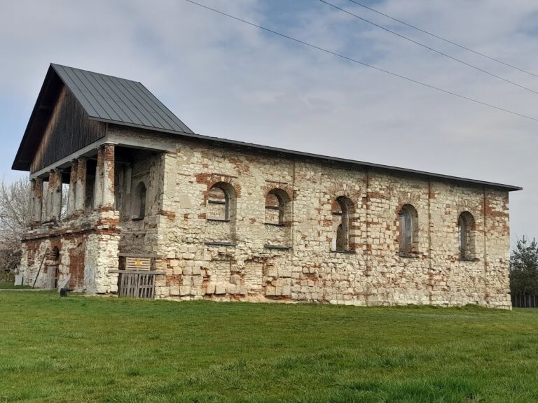 Synagogue in Nowy Korczyn: An Orthodox Jewish House of Worship in Poland