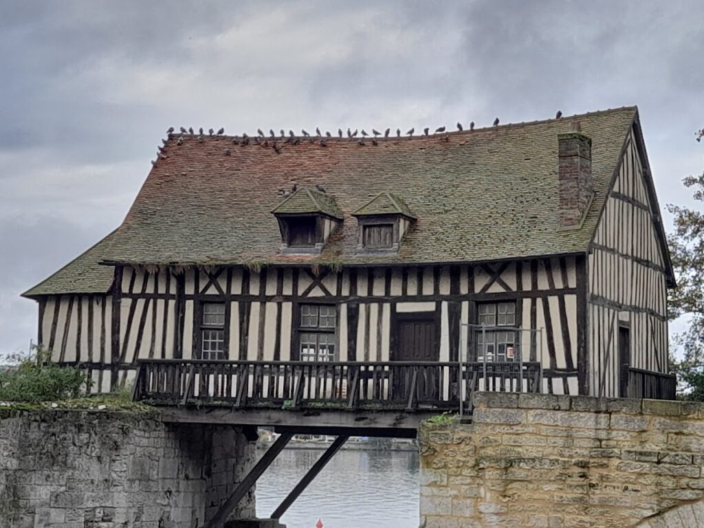 Le Vieux-Moulin: A Historic Watermill on Vernon’s Medieval Bridge 2 Le Vieux-Moulin