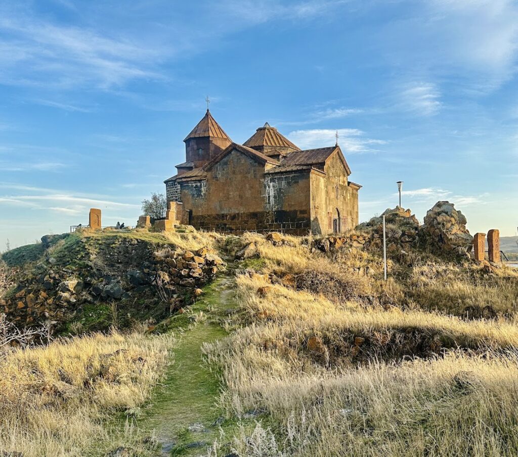 Hayravank Monastery: An Armenian Apostolic Monastic Complex 2 Hayravank Monastery