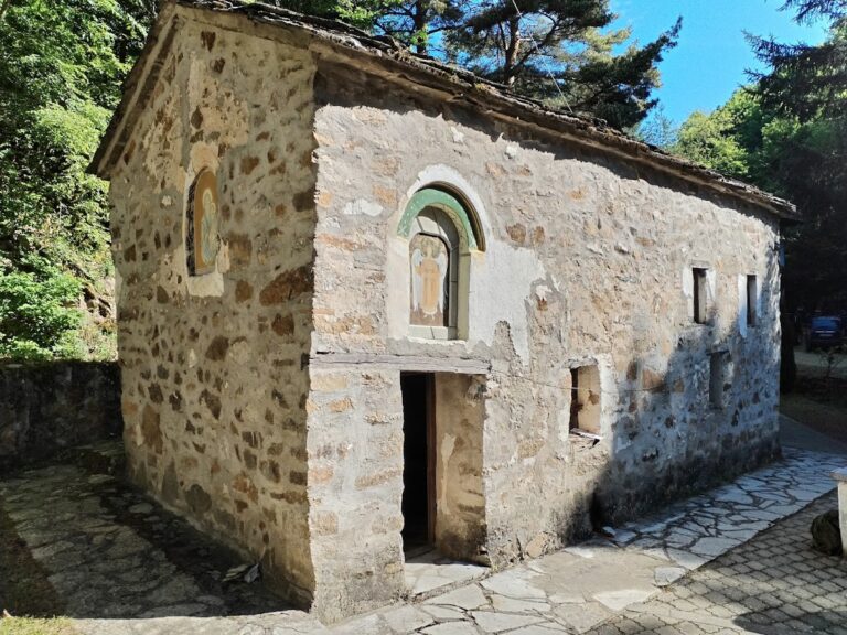 Monastery of the Svetog Archangel Gabriel in Lopardintsu: Serbian Orthodox Monastery