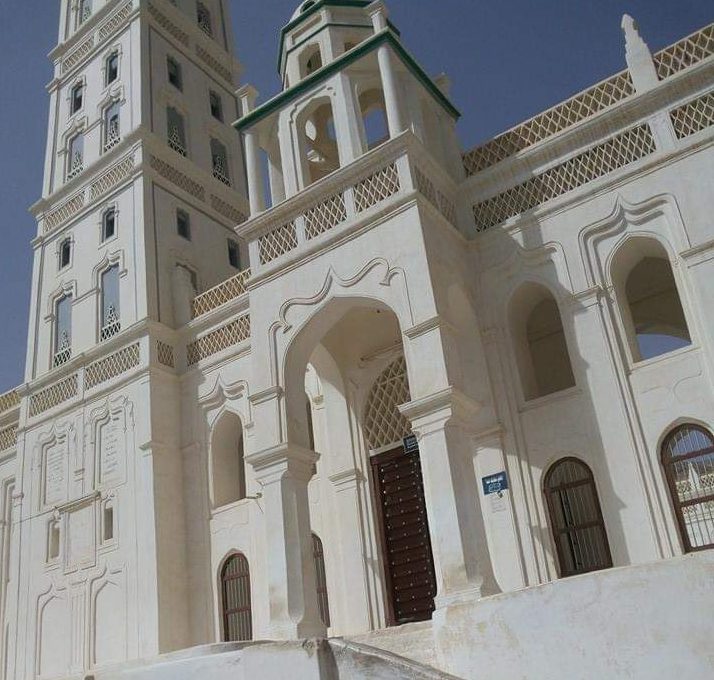 Al-Muhdhar Mosque: An Active Historic Mosque in Tarim, Yemen 3 Al-Muhdhar Mosque