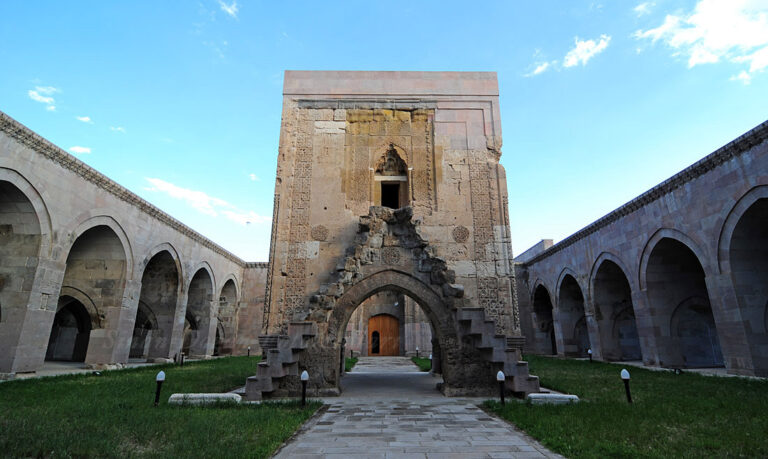 Sultan Han (Kayseri): A Seljuk Caravanserai in Türkiye