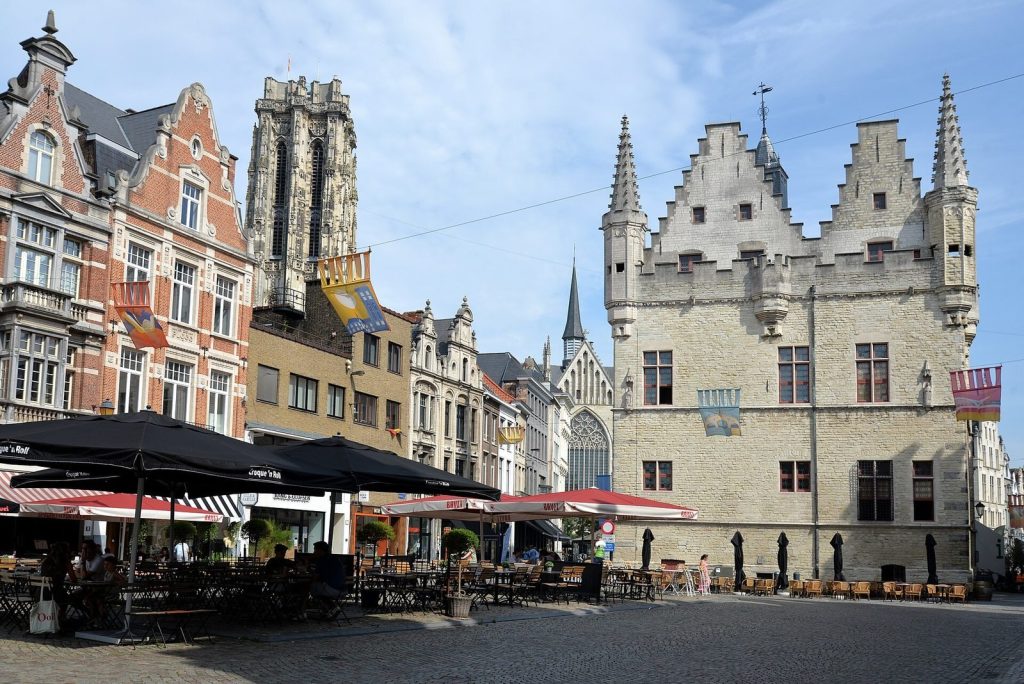 Schepenhuis: Mechelen’s Medieval Aldermen’s Hall 1 Schepenhuis