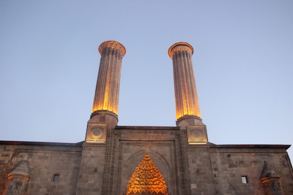 Karanlik Kümbet