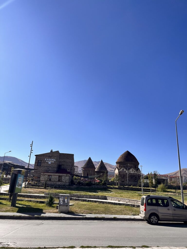 Karanlik Kümbet